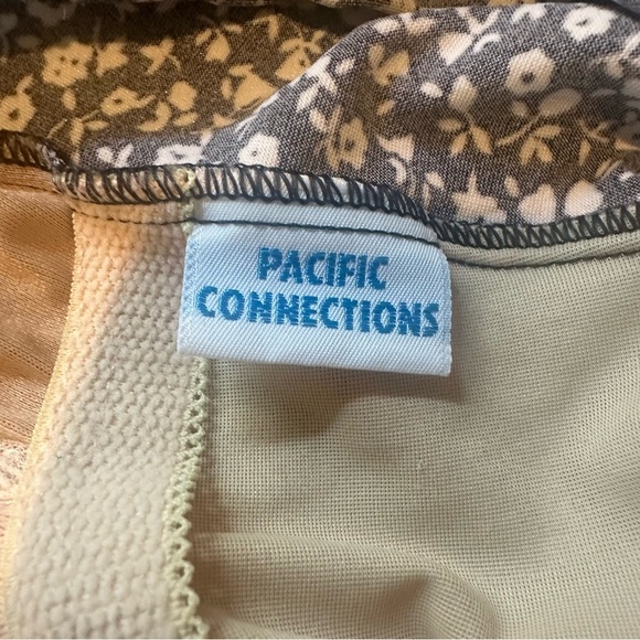 Pacific Connections Vintage 90s/00s Floral One Piece. Size: Small. - Picture 6 of 7
